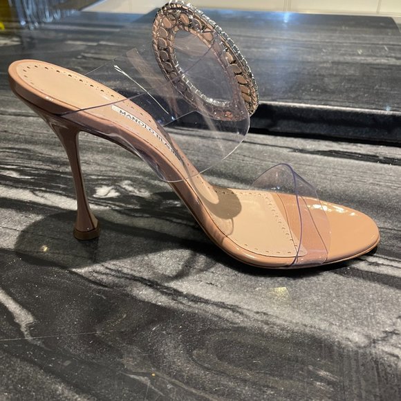 Manolo Blahnik - Picture 2 of 6